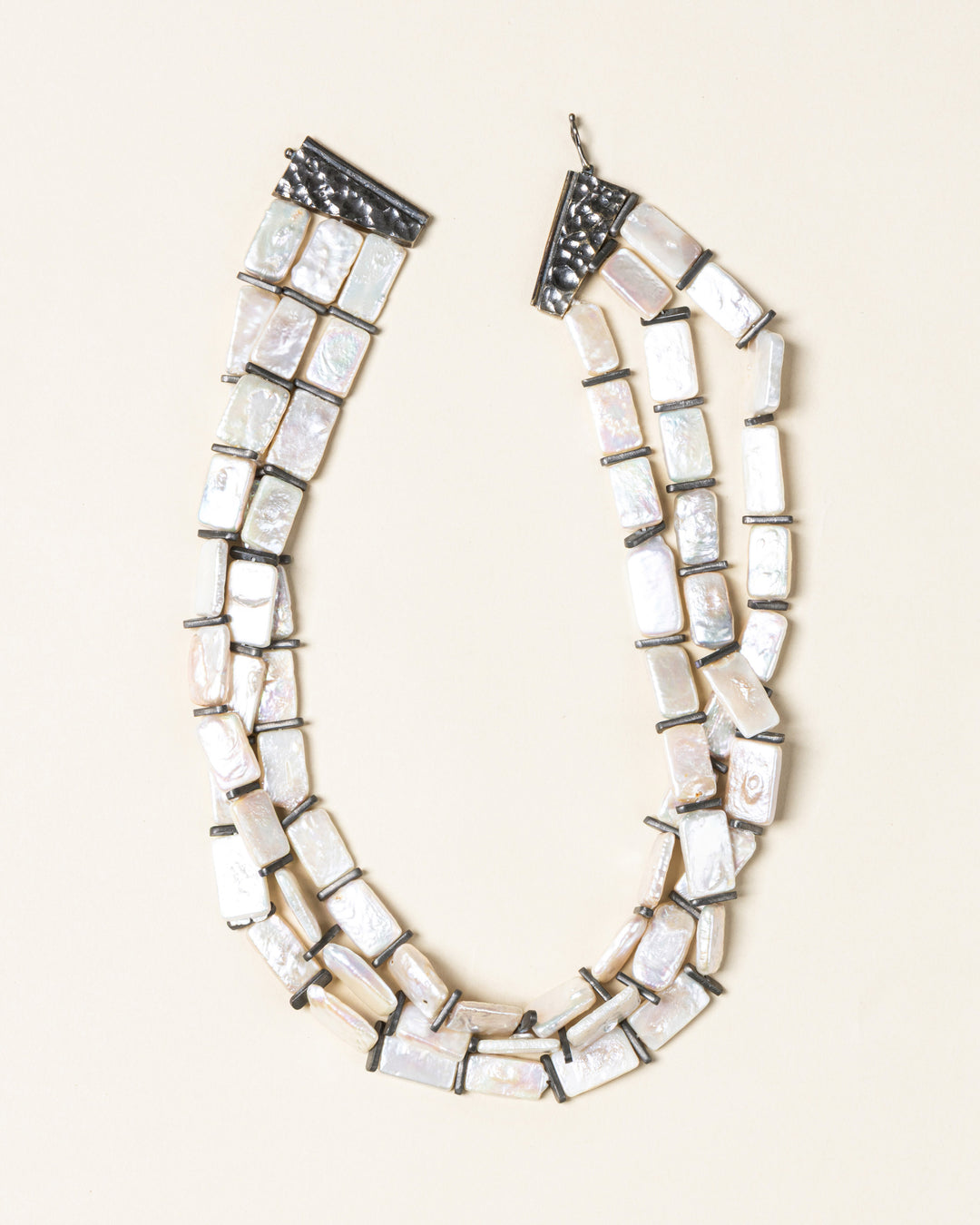 Erry Pearl Necklace