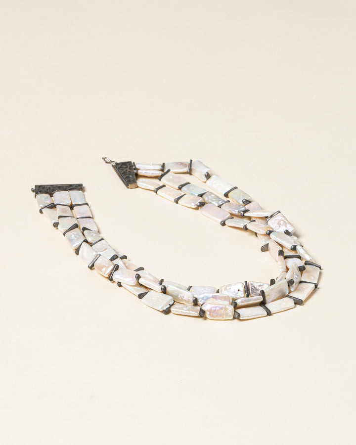 Erry Pearl Necklace