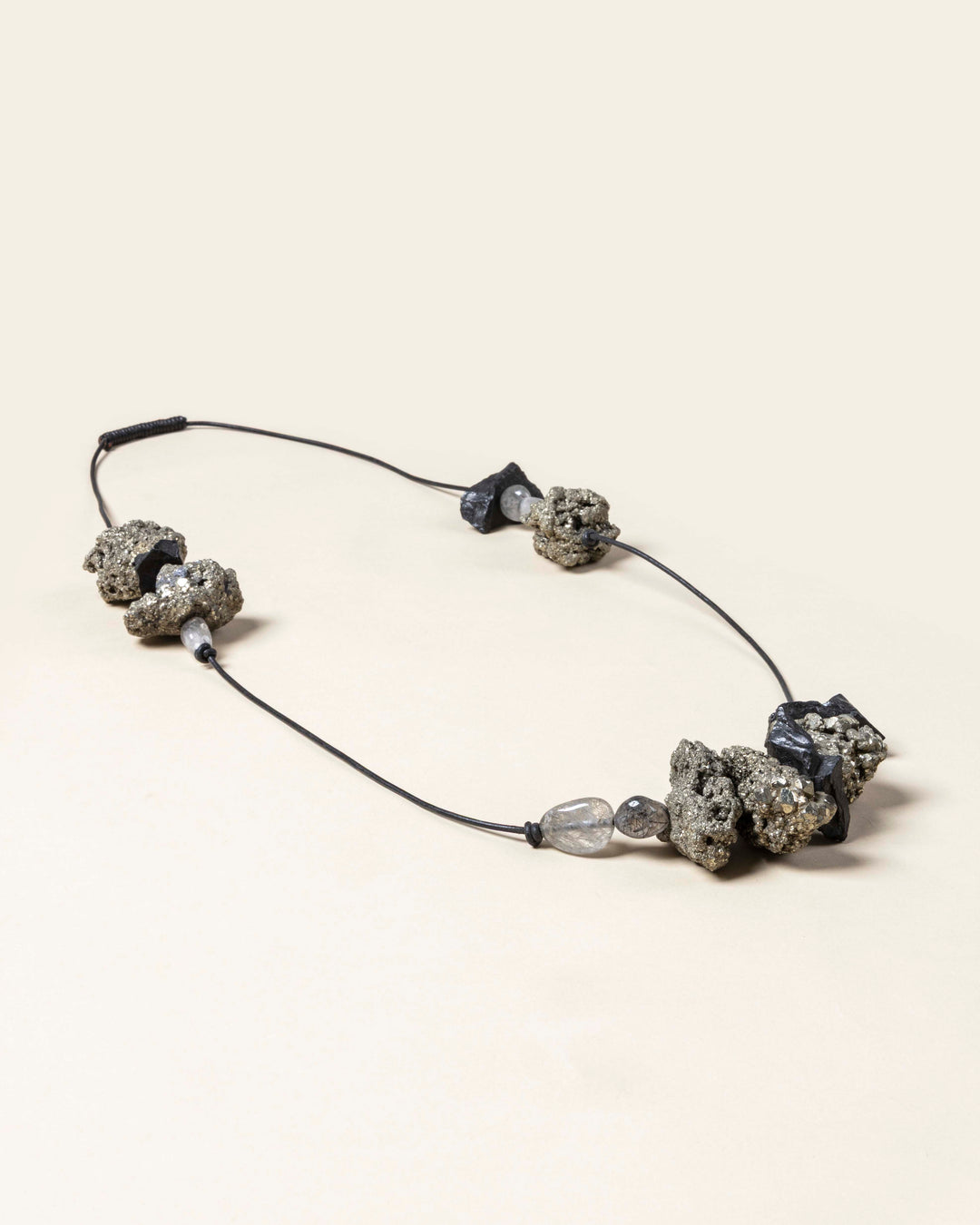 Mira Mix Material Necklace