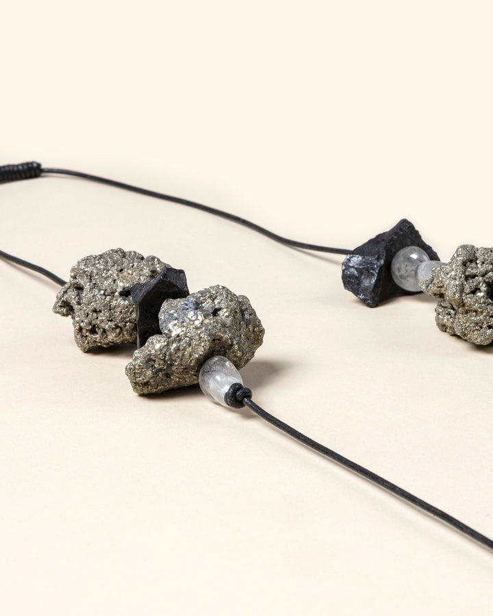 Mira Mix Material Necklace