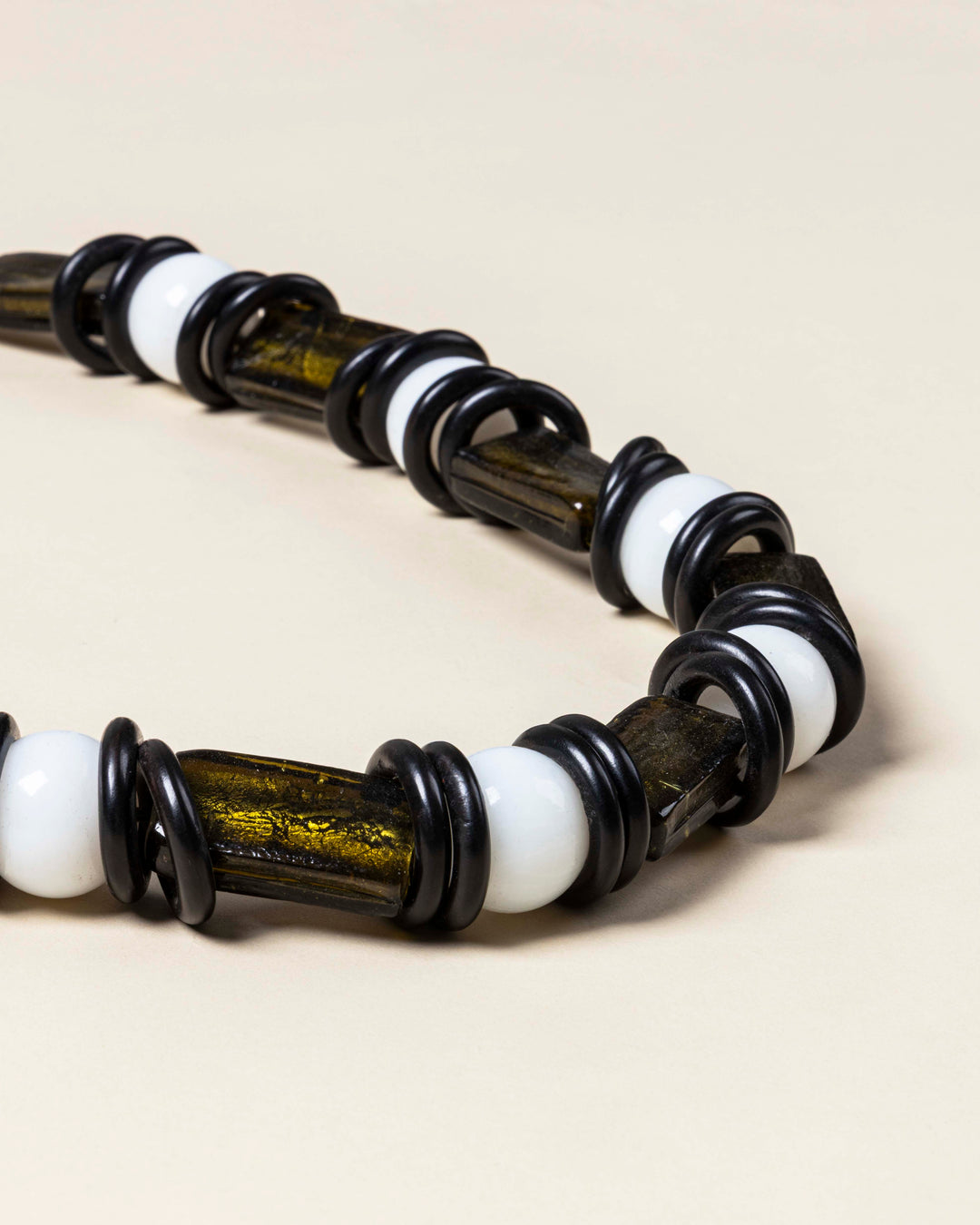 Ariana Mix Material Necklace